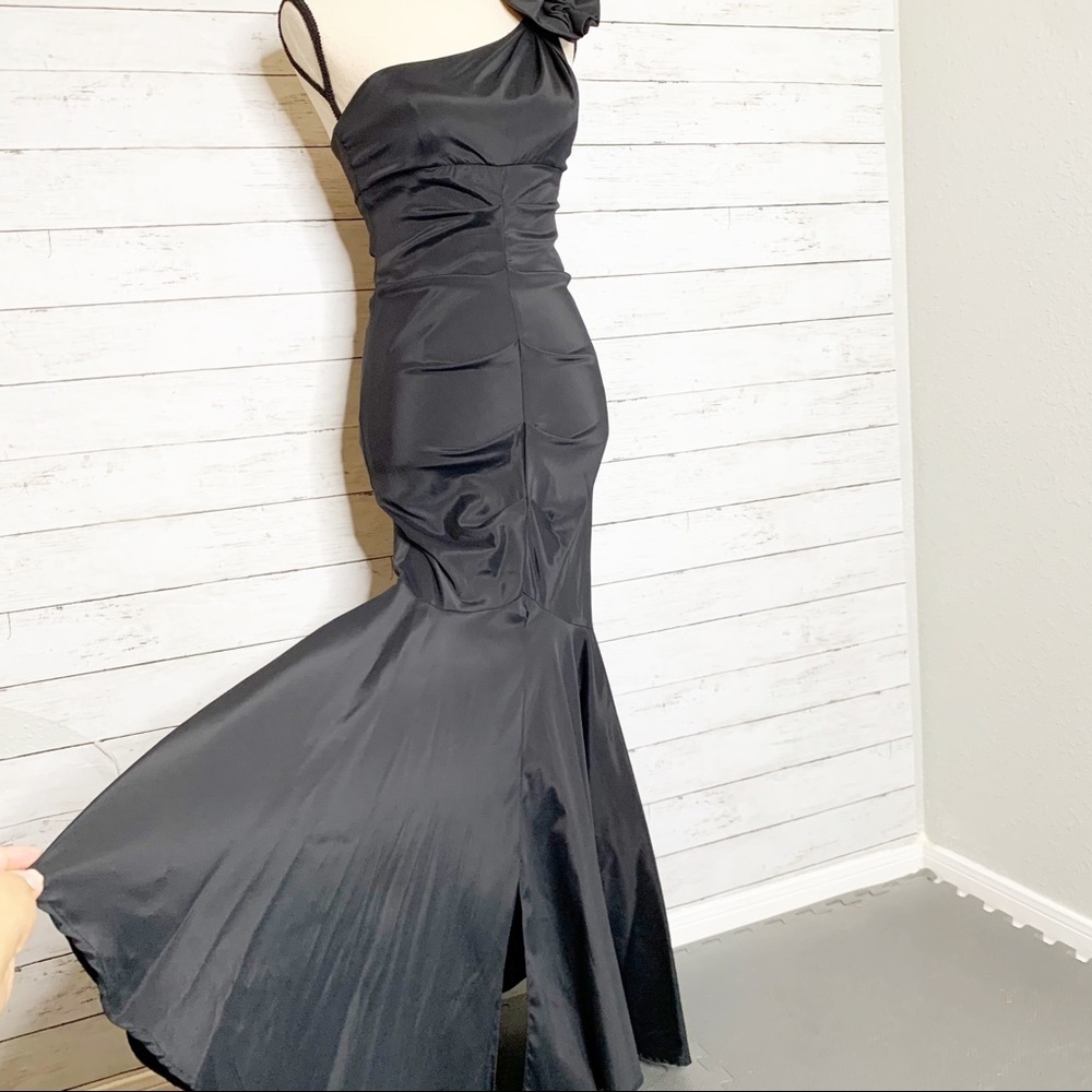 Xscape Black One-Shoulder Mermaid Gown with Bow - Picture 2 of 10